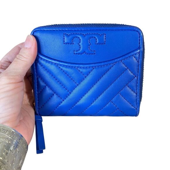 Tory Burch Foldable Mini Leather Wallet Full Zip Closure Quilted Lined with Logo - Picture 4 of 8
